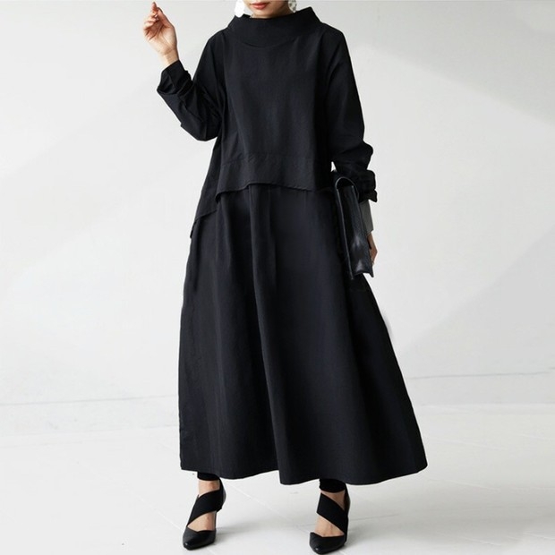 Rochie-pulover, cu mâneci lungi, guler semi-înalt, fustă tip umbrelă, poliester