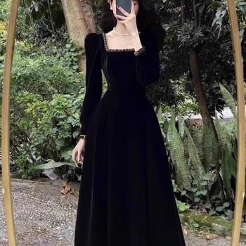 Rochie cu glugă, mâneci lungi, guler pătrat, lungime medie spre lungă, țesătură plasă, stil literar retro chinezesc.