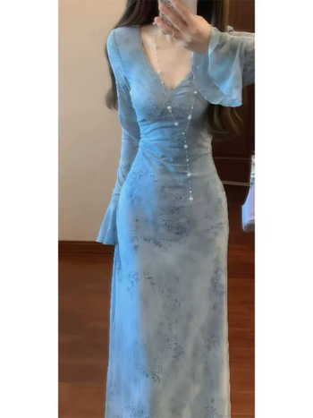 V-nyakú ruha, hercegnői ujjak, A-vonalú sziluett, poliészter, középtávú és hosszú hosszúságú