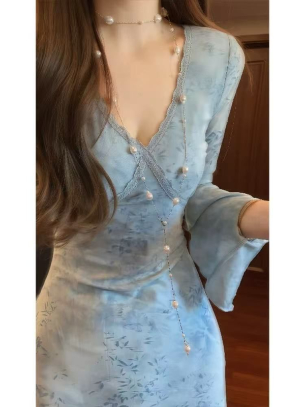 V-nyakú ruha, hercegnői ujjak, A-vonalú sziluett, poliészter, középtávú és hosszú hosszúságú