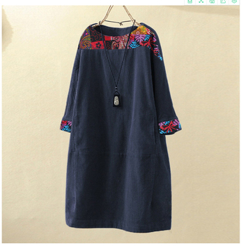 Corduroy A-vonalú ruha, kerek nyakú, raglán ujjú, 7/8 hosszú ujj, laza derék, egyszínű mintázat