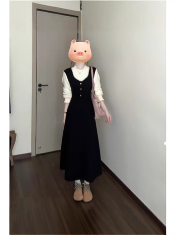 Francia inspirációjú kötött ruha, kerek nyak, hosszú ujjú, magas derék, A-vonalú szabás, hosszú ruha