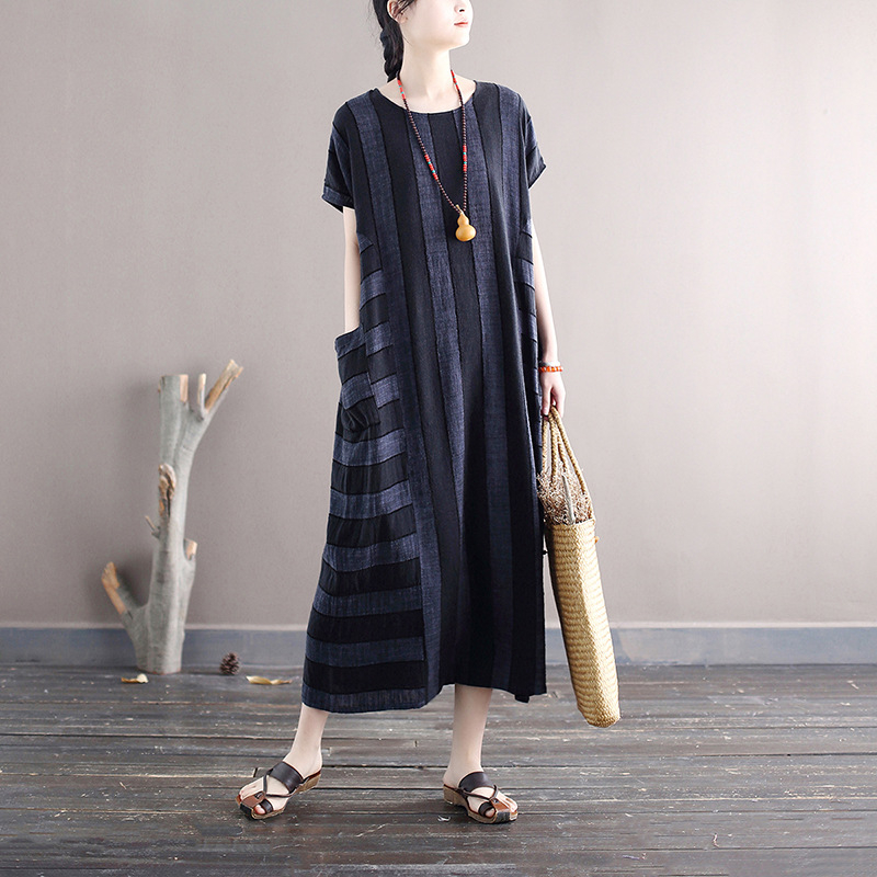 Csíkos ruha, kerek nyakú, rövid laza ujjú, hosszú A-vonalú sziluett, pamut-viszkóz keverék, retro stílus