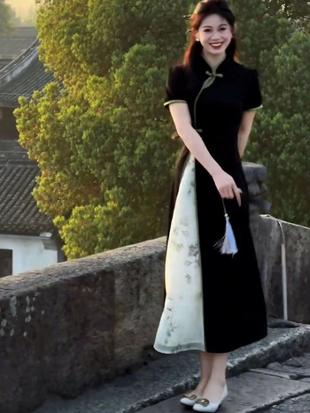 Kínai stílusú ruha álló gallérral, magas derekú A-vonalú hosszú siluett, rövid ujjú, 3D mintázat, TR anyag (polietesters-spandex)