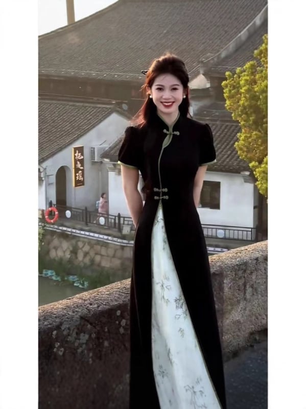 Kínai stílusú ruha álló gallérral, magas derekú A-vonalú hosszú siluett, rövid ujjú, 3D mintázat, TR anyag (polietesters-spandex)