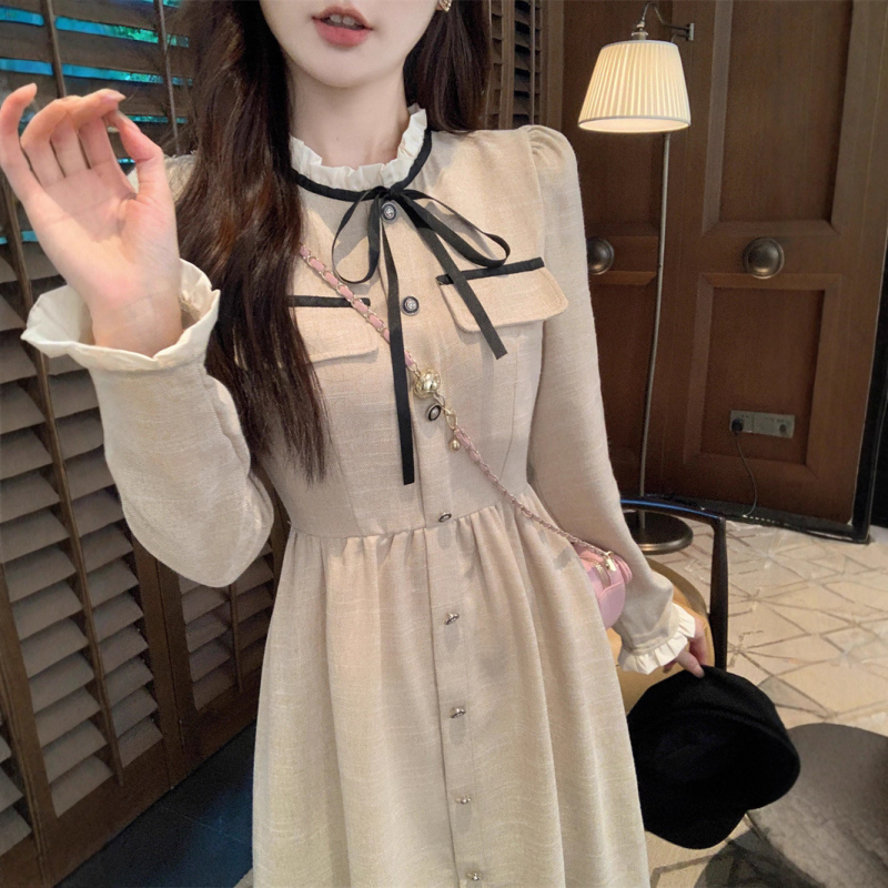 Plusz méretű ruha francia stílusú eleganciával, magas derék, lótuszlevél gallér, hercegnő ujjak, középtávú-hosszú hosszúság, poliészter