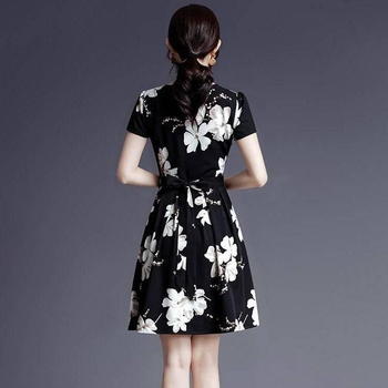 V-nyakú kendermintás ruha, előre megkötős, nyomtatás, A-vonalú