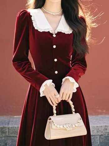 Baba galléros bársonyruha, A-vonalú, midi hossz, hosszú ujjú, magas derék, cipzár