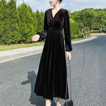 Poliészterből készült V-nyakú ruha hosszú ujjúval, magas derékkal, A-vonalú sziluettel