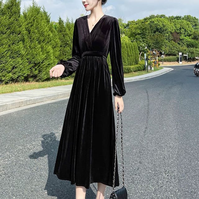 Poliészterből készült V-nyakú ruha hosszú ujjúval, magas derékkal, A-vonalú sziluettel