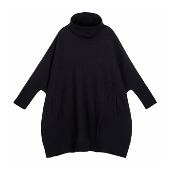 Kötött garbónyakú ruha, cocoon sziluett, szabálytalan midi szoknya, hosszú ujjú, laza derék – viszkóz alapú kötött anyag 50–70% akril keverék