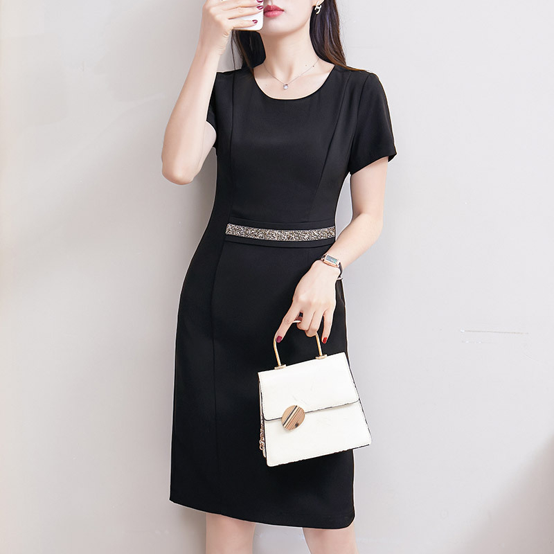 Midi ruha: poliészter, rövid ujjú, kerek nyakú, cipzár, középső derekú.