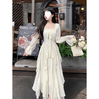 Kender anyagú midi ruha, A-vonalú szabás, hosszú ujjú, magas gallér, fodor