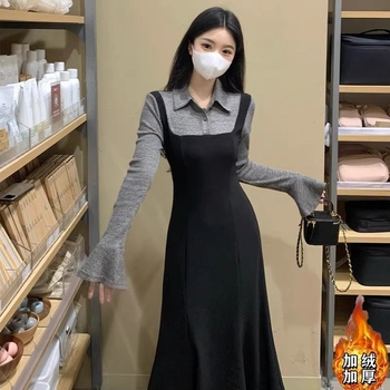 Ruha hamis két részes dizájnnal, középhosszú, polo gallér, kötött anyag