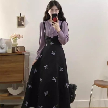 A-vonalú ruha, hosszú ujjú, kerek nyakú, középmagas hossz, ráncos poliészter anyag, lazább japán-koreai stílus