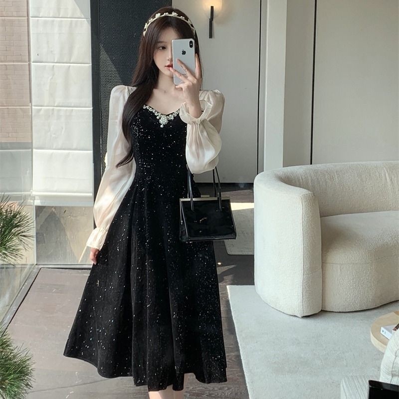 Rochie patchwork din plasă, cu glugă, guler pătrat, mâneci bufante, primăvara 2025