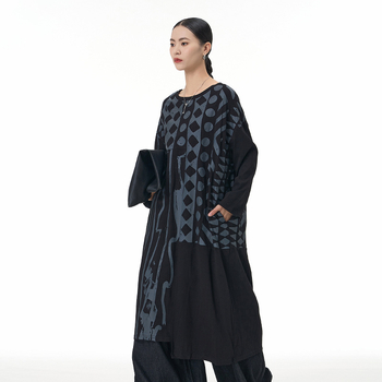 Rochie din bumbac cu imprimeu romb, mâneci lungi, guler rotund, lungime medie, siluetă în formă A