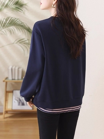 Ženski prugasti sweatshirt s okruglim izrezom i rukavima u stilu princeze, chenille tkanina, spandeks 50–70%