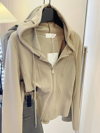 Ženski hoodie jakna s kapuljom i zatvaračem, kratki kroj, dugi rukavi, poliester, jesen 2024
