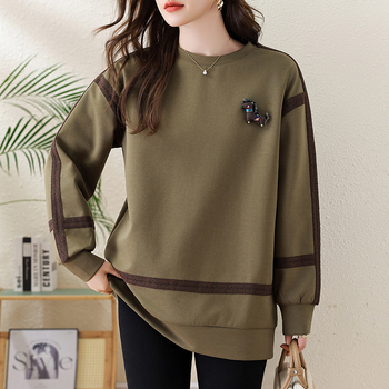 Női pamut patchwork hímzett pulóver, közepes hosszúságú, hosszú ujjú, kerek nyakú, vastag anyag.