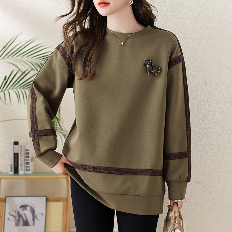 Női pamut patchwork hímzett pulóver, közepes hosszúságú, hosszú ujjú, kerek nyakú, vastag anyag.