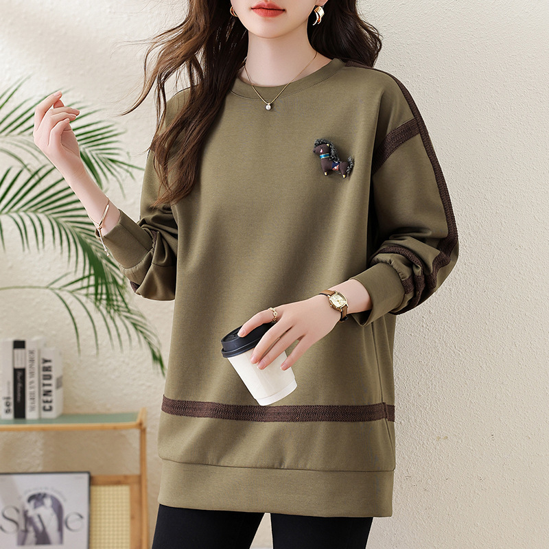 Női pamut patchwork hímzett pulóver, közepes hosszúságú, hosszú ujjú, kerek nyakú, vastag anyag.