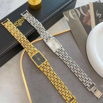 Páros női kvarc karóra Swiss ETA mozgatással, eredet Svájc, rozsdamentes acél tok és rozsdamentes acél karkötő