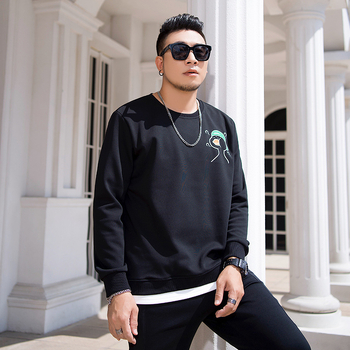 Vyrų džemperis su ilgomis rankovėmis, apvalus kaklas, spaudinimas, imitacijos dviejų dalių dizainas, laisvas kirpimas, 63% medvilnė 37% poliesteris