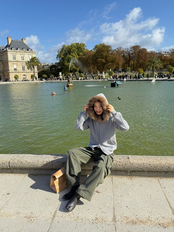 Γυναικείο φούτερ με κουκούλα και επένδυση φλίς, μονόχρωμο, χαλαρή γραμμή, μακριά μανίκια, φερμουάρ μπροστά, χειμώνας 2025, ιαπωνο-κορεατικό casual στυλ