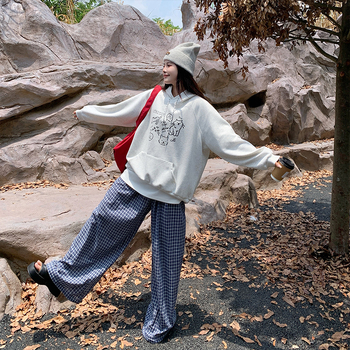 Laisvas kirpimo puloveris su kapuce, gyvūnų atspaudas, fliso pamušalas, vidutinio storio, ilgomis rankovėmis, suaugusiems, japonų/korėjėčių laisvalaikio stilius (medvilnės kiekis 30–50%)