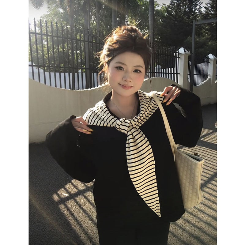 Női csíkos kardigán pulóver, bő szabás, kerek nyak, cipzárral