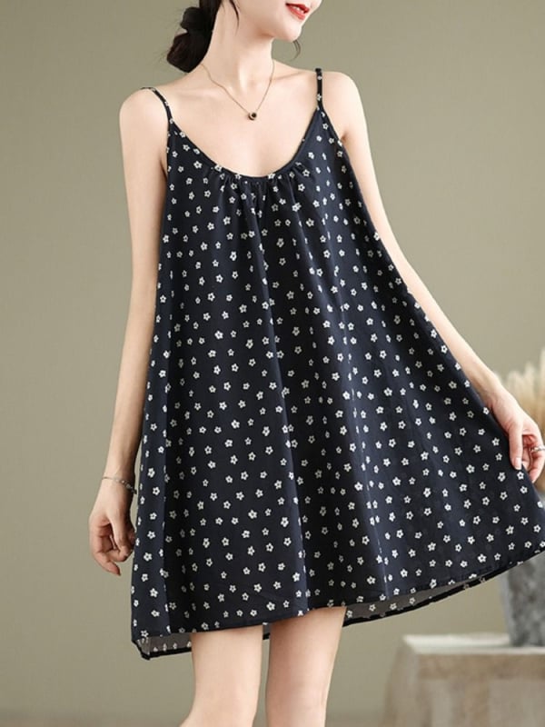 Halter-kaelaga kleit, lühikeste varrukatega, A-jooneline lõige, chenille kangas 90-95% elastaan