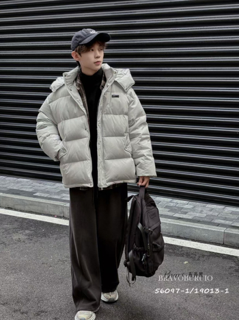 Bērnu pūka jaka, Korejas versija, Pildījums no balta pīles pūka, Pūka saturs 86–90%, Īss piegrieziens, No 8 gadu vecuma