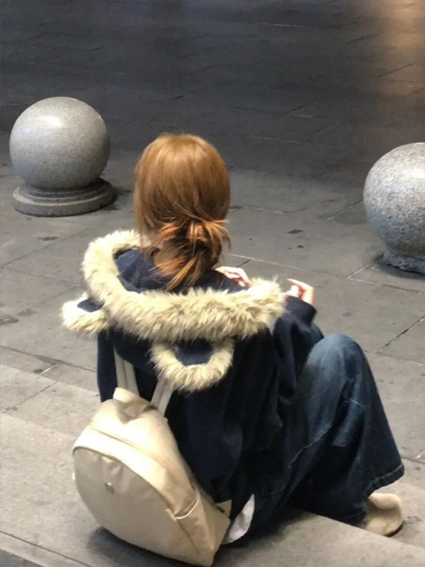 Hanorac feminin cu glugă, stil cardigan, croială lejeră, lungime medie-lungă, culoare solidă, închidere cu fermoar