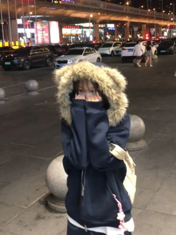 Hanorac feminin cu glugă, stil cardigan, croială lejeră, lungime medie-lungă, culoare solidă, închidere cu fermoar