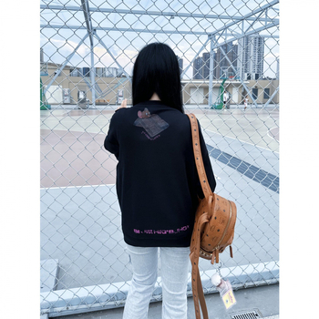 Hanorac damă cu croială lejeră din bumbac-fleece, guler rotund, mâneci lungi, imprimeu