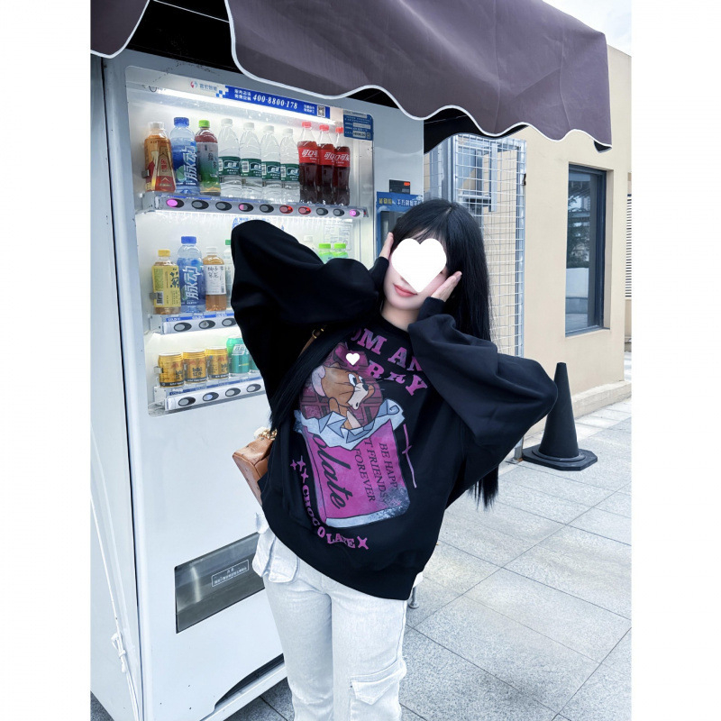 Hanorac damă cu croială lejeră din bumbac-fleece, guler rotund, mâneci lungi, imprimeu