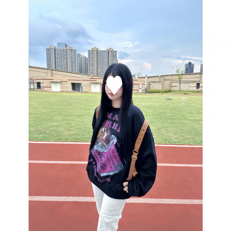 Hanorac damă cu croială lejeră din bumbac-fleece, guler rotund, mâneci lungi, imprimeu