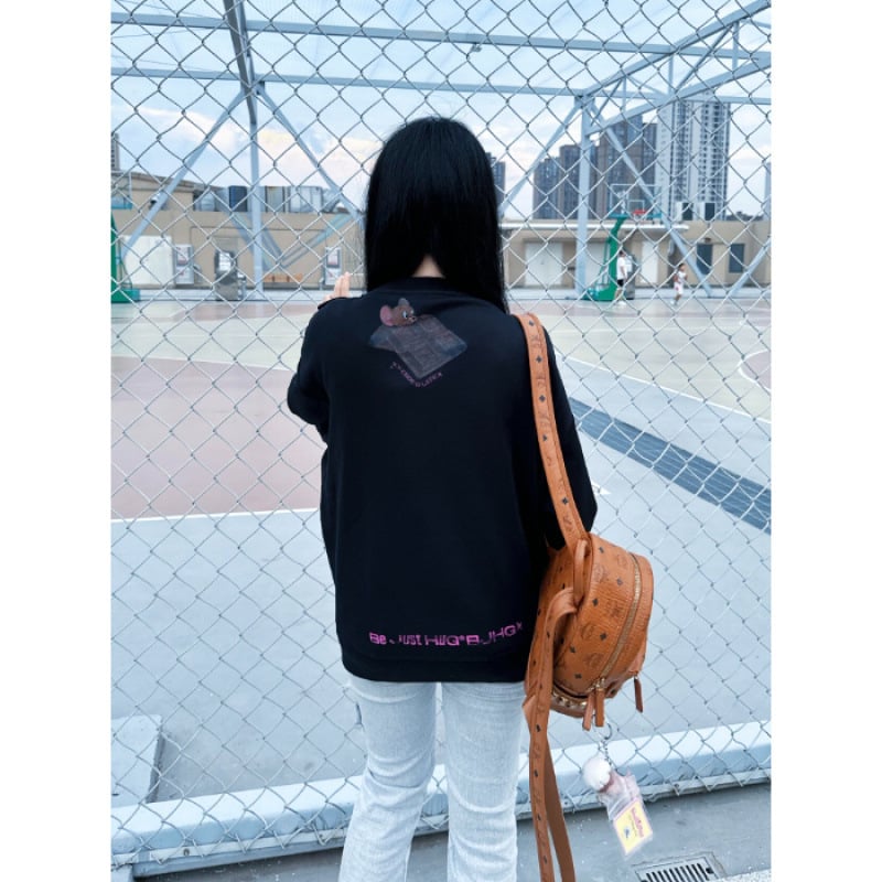 Hanorac damă cu croială lejeră din bumbac-fleece, guler rotund, mâneci lungi, imprimeu