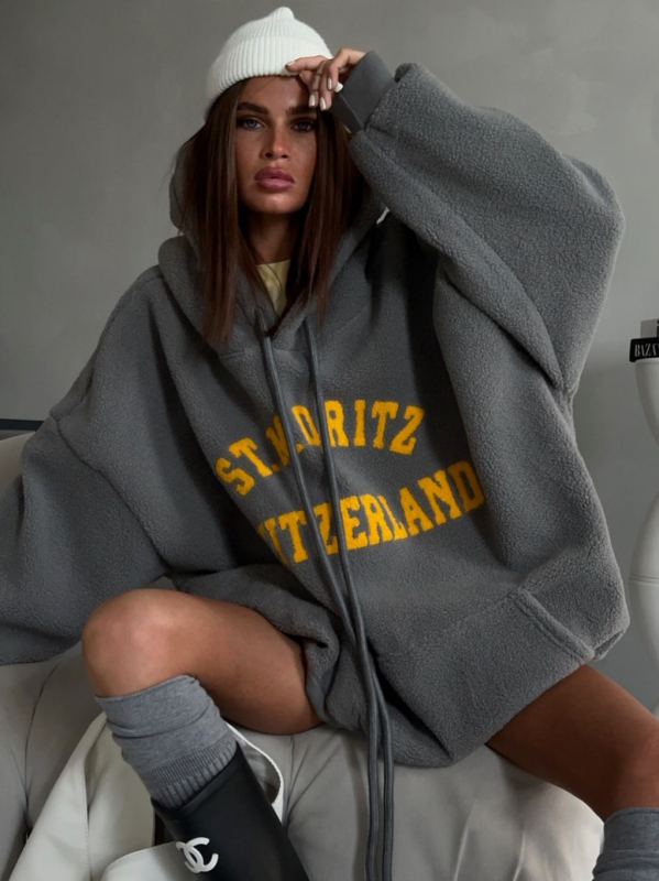 Kapuljačasta dukserica s natpisom slovima, fleece, poliester 95%+, širok kroj, srednja duljina