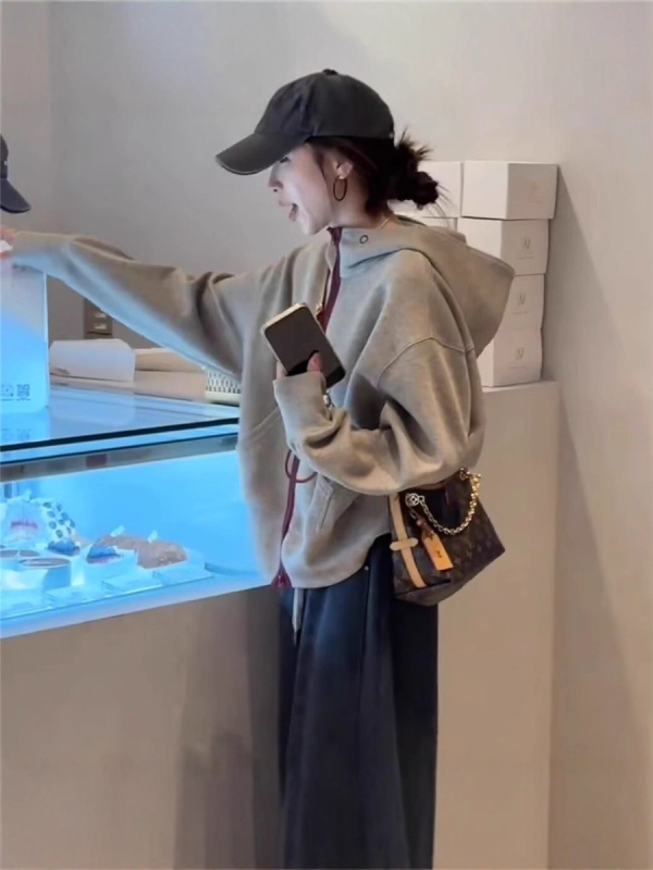 Ženska debela kapuljača dukserica jakna, slobodan kroj, zatvarač, pamuk-poliester smjesa, zima 2025