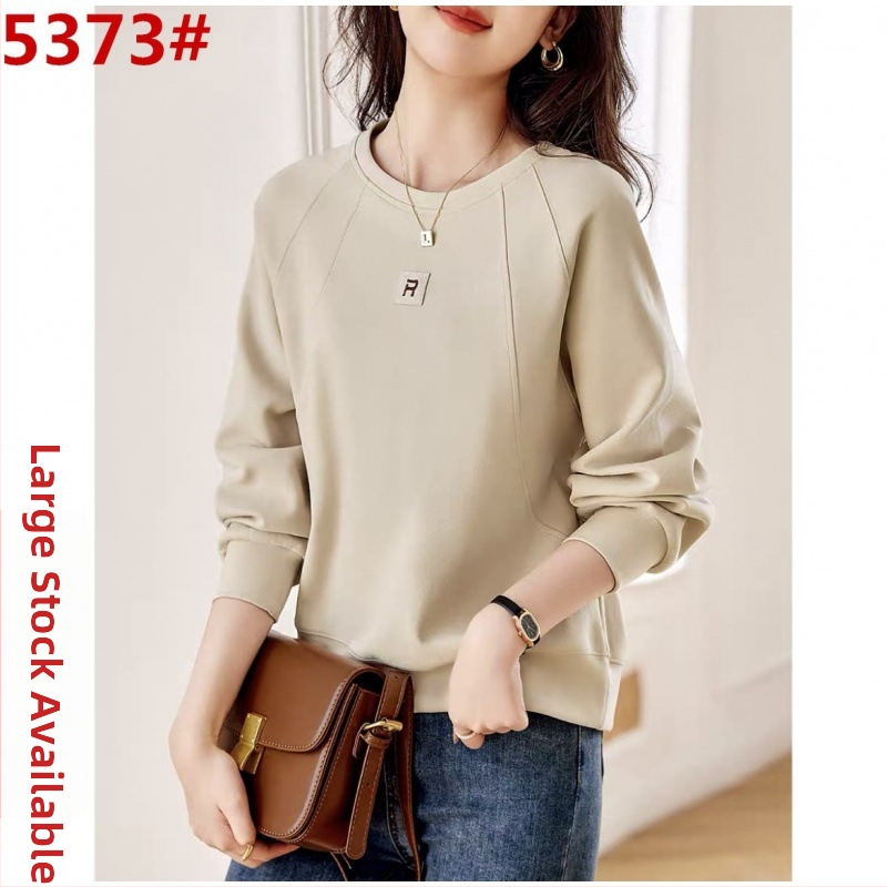 Dámsky pletený sveter s okrúhlym výstrihom, raglánovými dlhými rukávmi, voľný strih, dĺžka 50–65 cm, polyester 30–50%