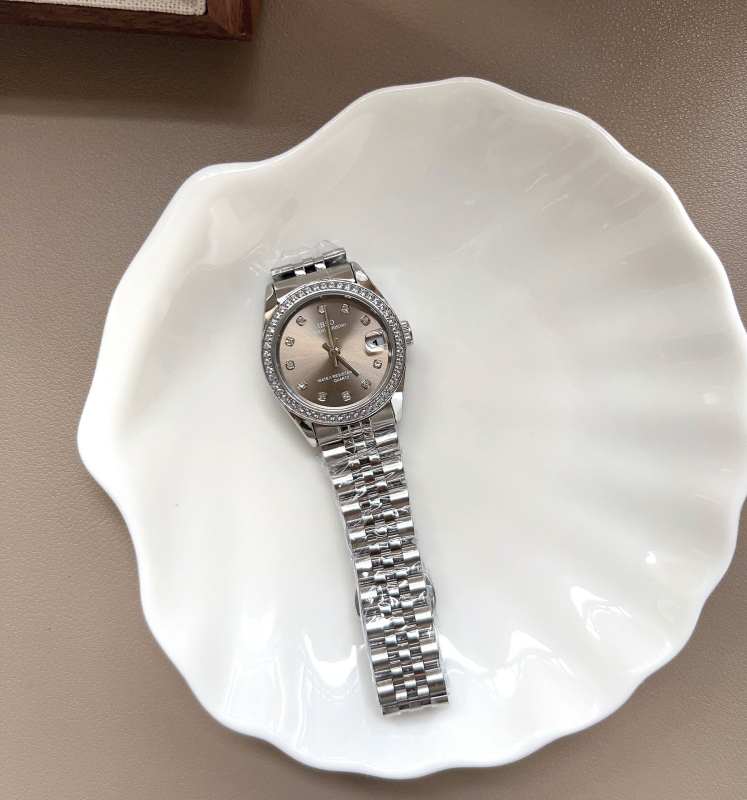 Ibso quartz hodinky pre ženy s kalendárom, diamantové prvky na nerezovom náramku, nerezové púzdro, okrúhly ciferník, minerálne sklo, vodotesnosť 30 m