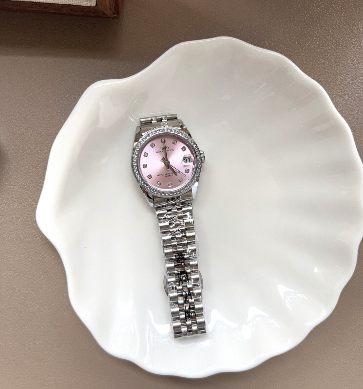 Ibso quartz hodinky pre ženy s kalendárom, diamantové prvky na nerezovom náramku, nerezové púzdro, okrúhly ciferník, minerálne sklo, vodotesnosť 30 m