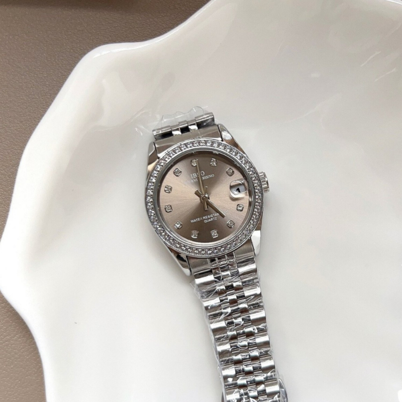 Ibso quartz hodinky pre ženy s kalendárom, diamantové prvky na nerezovom náramku, nerezové púzdro, okrúhly ciferník, minerálne sklo, vodotesnosť 30 m