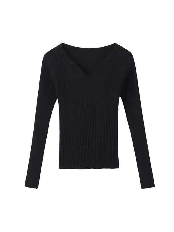 Ženski pleteni džemper s kapuljačom - V-izrez, dugi rukavi, uski kroj, jednobojan