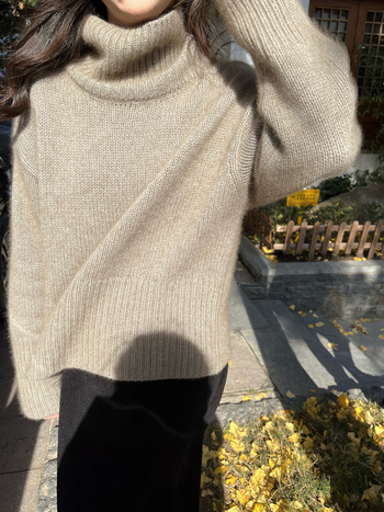 Ženski debeli vuneni pleteni džemper s visokim ovratnikom — 95% vuna, kratki kroj, dugi rukav, udoban slobodan kroj, jesen/zima