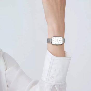 SENO dámske quartz hodinky 1818L — pravouhlý ciferník, minerálne tvrdené sklo, remienok z nehrdzavejúcej ocele, vodotesnosť 30M, mechanizmus SL68