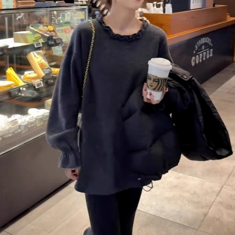 Viskózový pletený top s guľatým výstrihom, dlhé rukávy, výšivka, voľný strih (Zima 2025)