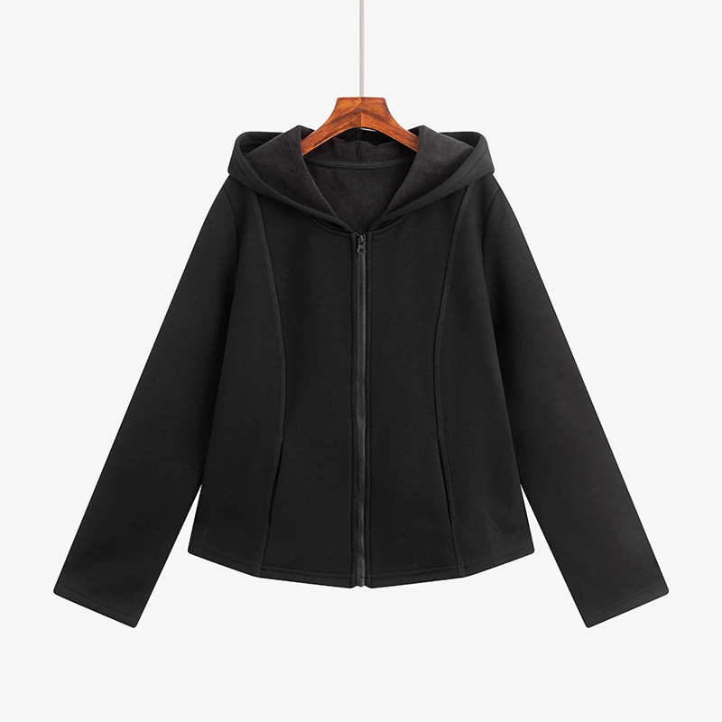 Cardiganas, saldus stilius — Oli velvet audinys, poliesteris 70–80%, regeneruota celulozė <30%, gobtuvas, ilgos rankovės